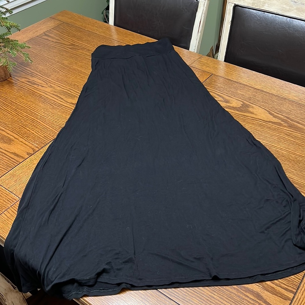 Vanilla bay black skirt size large